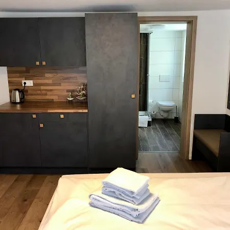 Apartments, Outlet 100 Meter Apartment *
